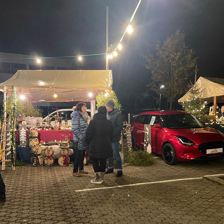 Weihnachtsmarkt im Autohaus Jauch