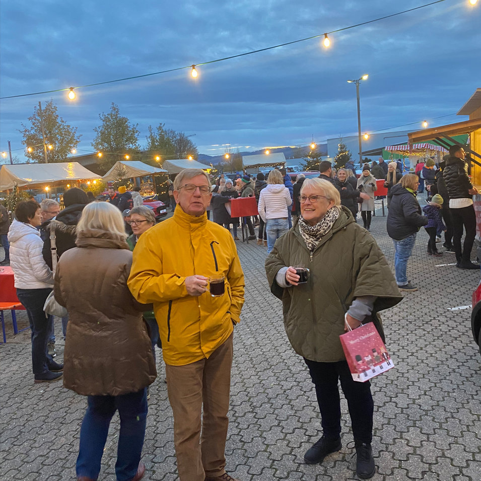Weihnachtsmarkt im Autohaus Jauch